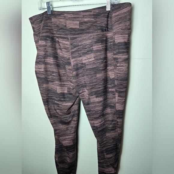 Women's Eddie Bauer Traverse Trail Hi Rise Leggings, Size 2XL - Picture 2 of 4